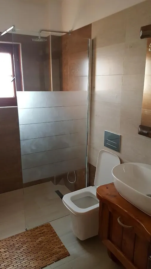 Hotel Bujtina Ollga Tushemisht 0*,  Albania